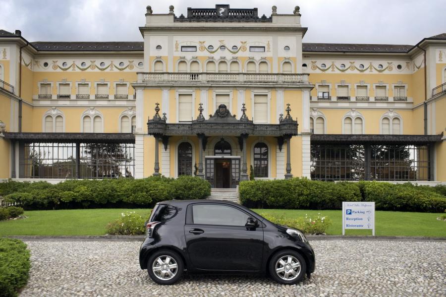  Toyota iQ 2008 года  (фото 152 из 225)